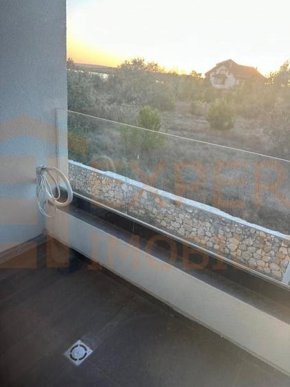 Vila deosebita de vanzare - zona Mamaia Nord pe malul lacului - 6