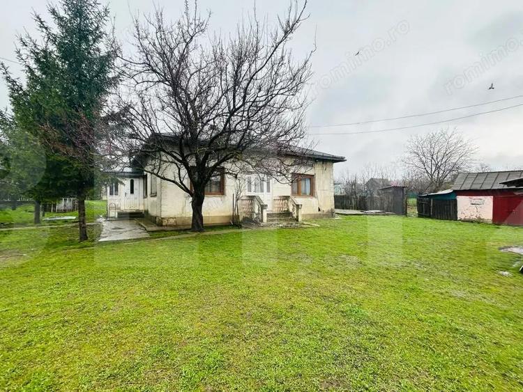 Casa din caramida, cu teren 1900 mp - Calinesti - 2