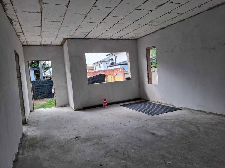 Pantelimon Ilfov,parter+pod pe placa de beton,3 camere,2 bai,300mp proprietate,comision 0% - 3