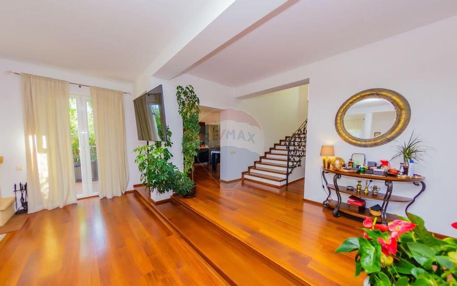 Casa eleganta in zona exclusivista, cu priveli?te d... - 7