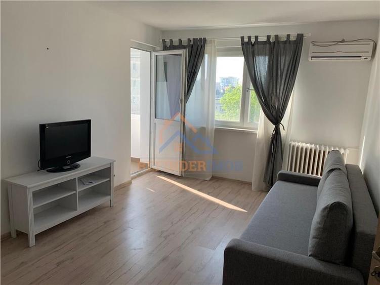 Apartament de vanzare cu 2 camere, zona Metrou Titan - 1
