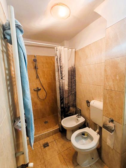 Ap 2 cam decom, mobilat clasic si utilat, curte cu spatiu verde, zona str. Horea - 6