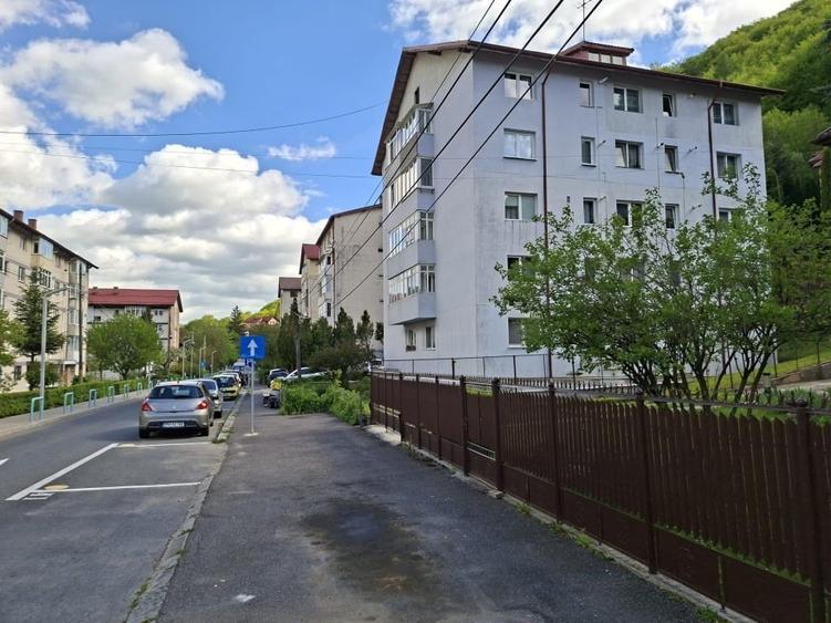 APARTAMENT 2 CAMERE SINAIA STR.1 MAI - 1