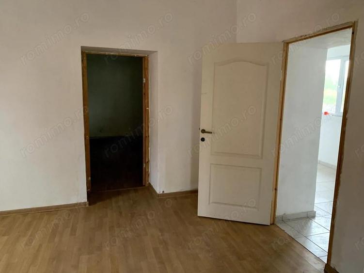 Casa individuala in Otelec - 2,518 mp teren - 2 fronturi stradale - 6