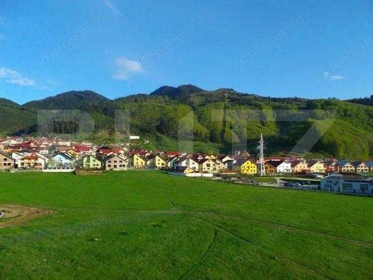 Teren intravilan deosebit in Sacele priveli?te superba spre munte si Brasov - 1