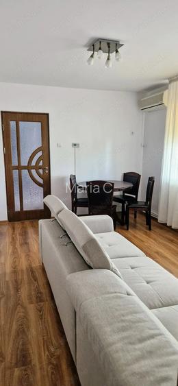 Vand apartament 3 camere Vand apartament 3 camere