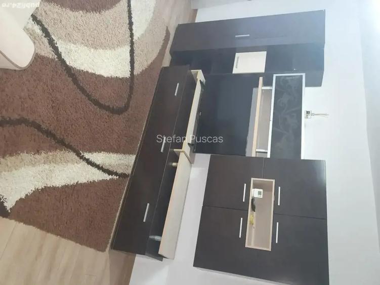 Inchiriez apartament cu 3 camere, 2 bai in cartier Armatei din Tirnaveni
