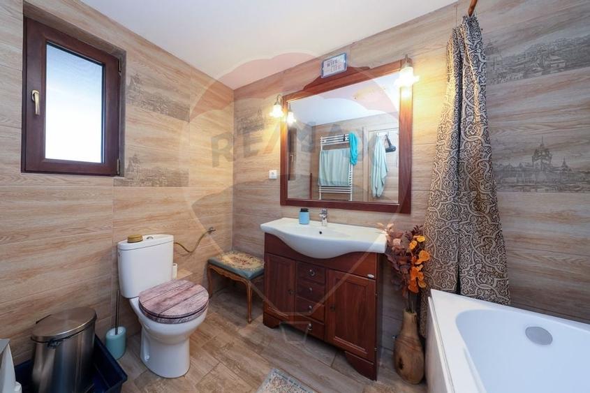 Ansamblu rezidențial cu casă principală și anexe, teren 1.487 mp - 7