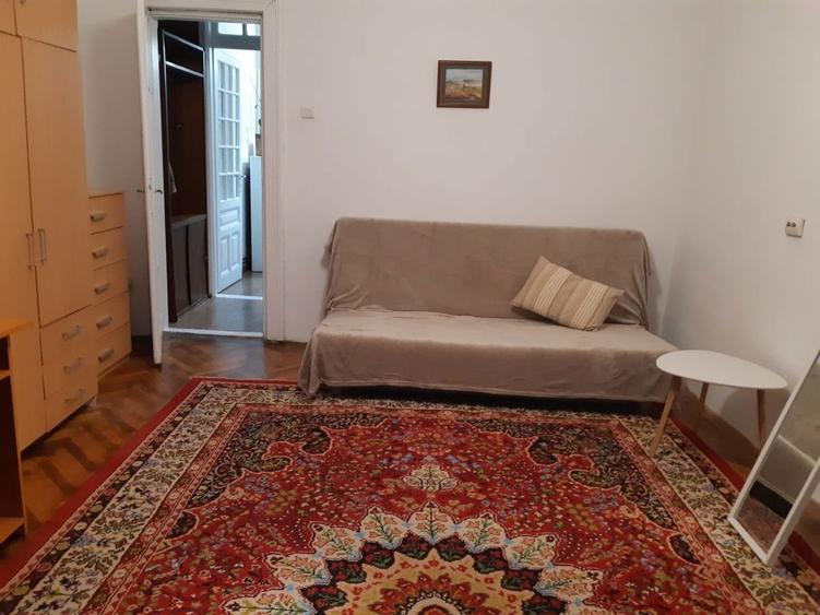 Garsoniera ultracentral de inchiriat. - 2