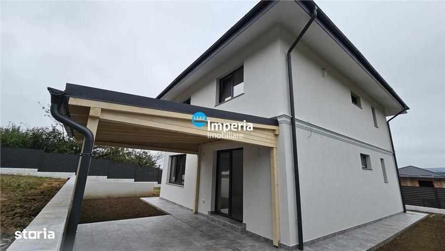 Casă cu 4 camere în Cercu