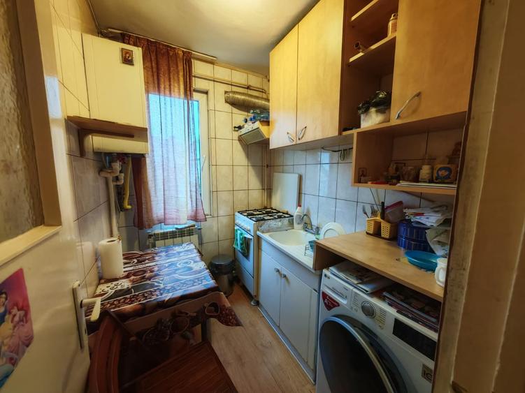 Apartament 2 camere semidecomandat, etaj 3, Micro 19 – zonă Capăt Troleu. - 3