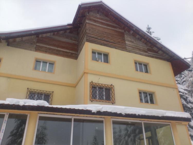 "Oază montană la Pârâul Rece – pensiune complet funcțională, în inima pădurii. - 3