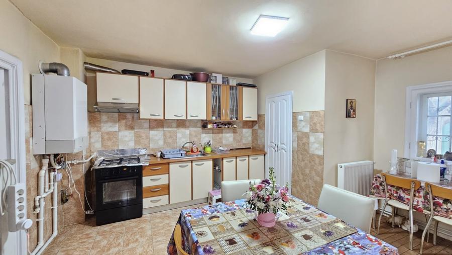 Casă renovată complet, teren generos la câteva minute de Galați-Vânători - 8