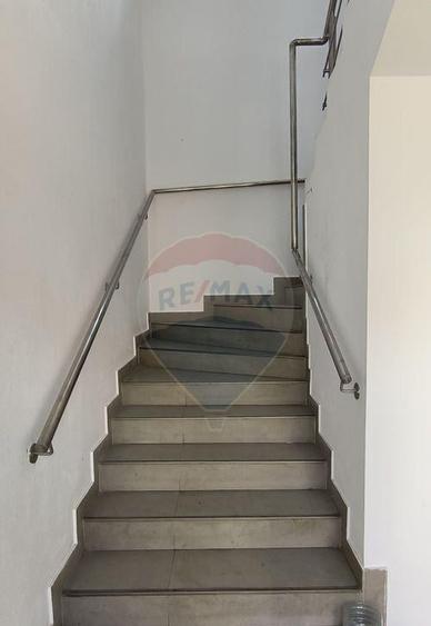 Spa?iu comercial de inchiriat in Piata Agroalimentara di... - 3