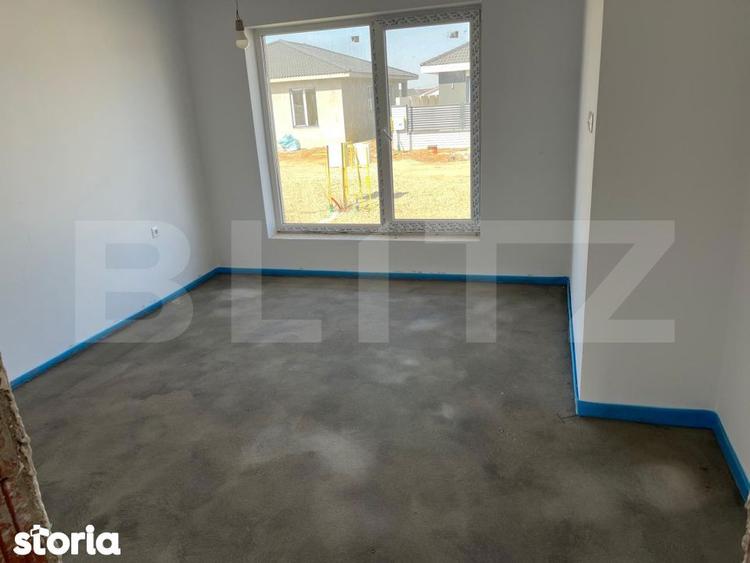 Casa individuala Santandrei cu gard imprejmuire din placi de beton - 10