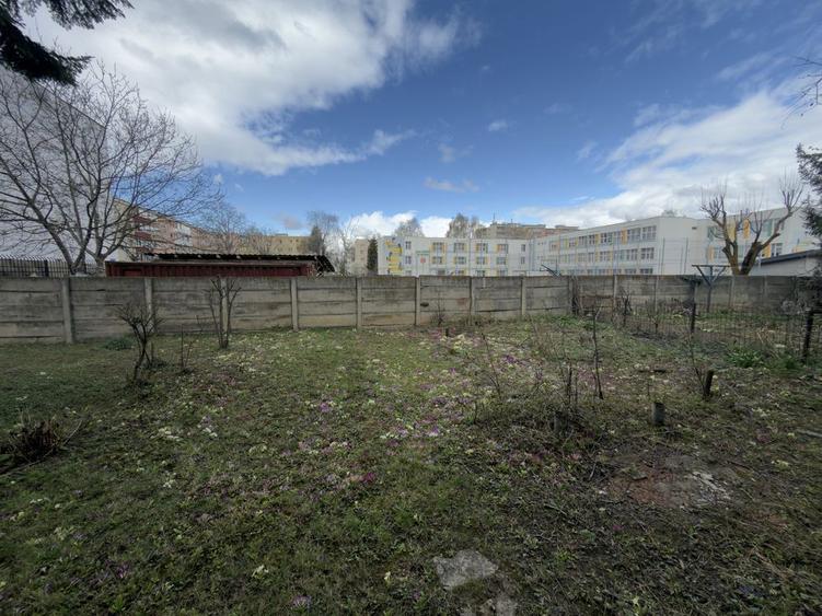 Garsoniera de inchiriat in zona Tractorul la et 2 cu boxa,pod si curte comuna - 8