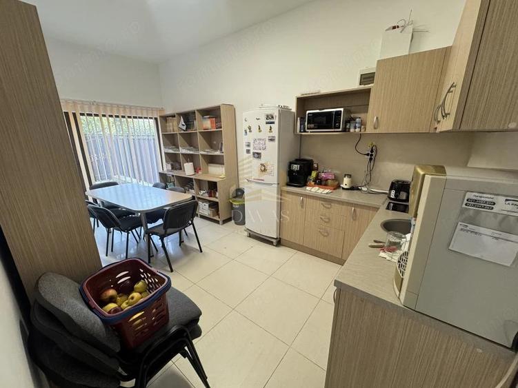 Casă cu 6 camere cu Teren 450 Mp în Central