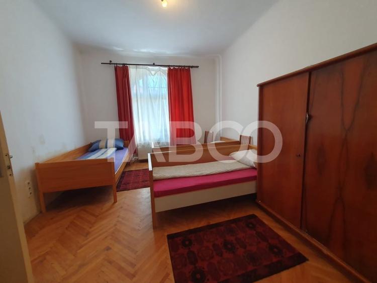 Casa de inchiriat zona Centrala 6 camere se inchiriaza si la muncitori - 2