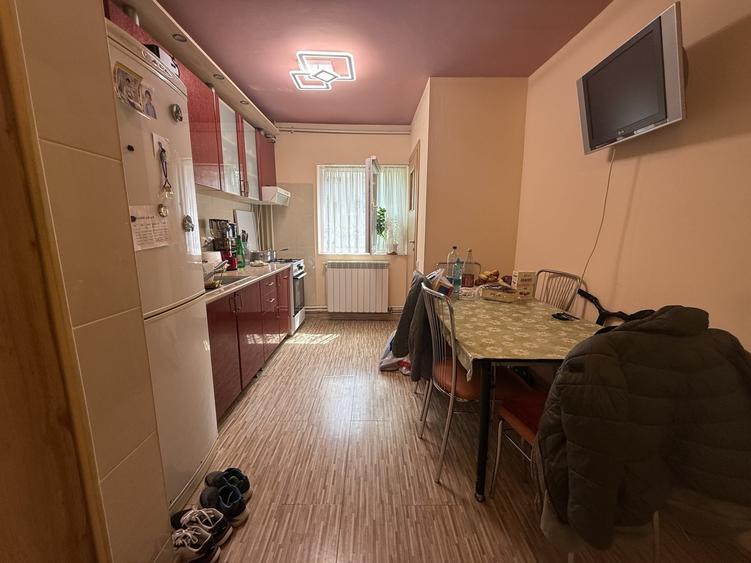 Apartament 3 camere, decomandat, 65 mp utili  - Girocului - 8