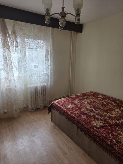 De închiriat apartament 4 camere DC - 9