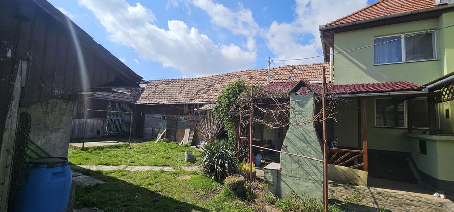 Casa si teren de vanzare - 6