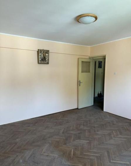 Super Pret!! Ap. 2 cam 54mp conf 1 decomandat etaj 2 Calea G - 2