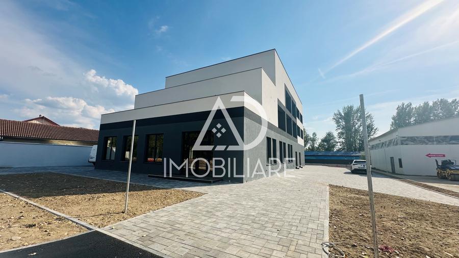 Spațiu comercial la parter, pe strada Tineretului - 2