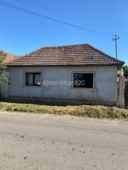 Vand casa cu teren in hidiselu de sus la 15 km de oradea