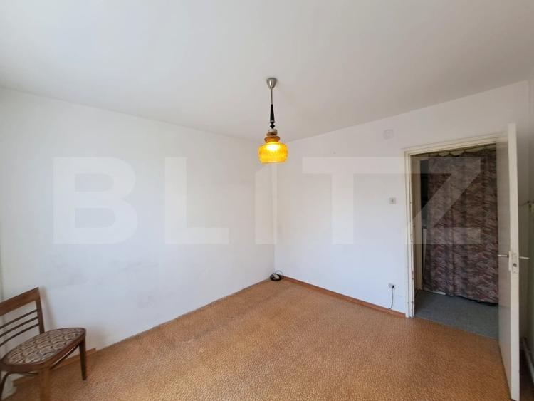 Apartament cu 3 camere semidecomandat în Griviței