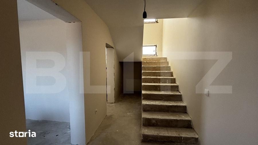 Casă cu 4 camere cu Teren 400 Mp în Bariera Vâlcii