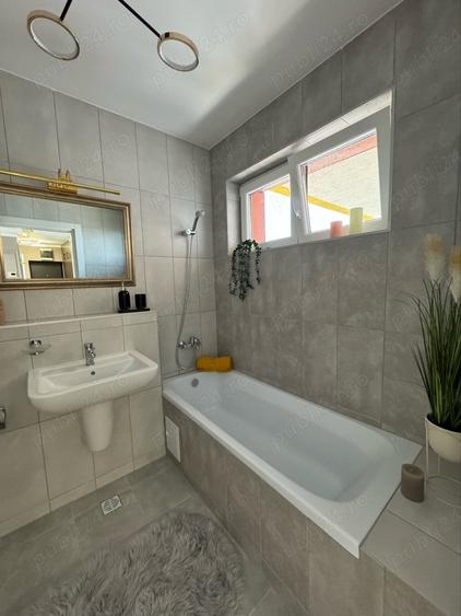 Apartament cu 2 camere decomandat în Lipovei