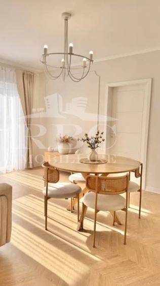 Apartament cu 3 camere semidecomandat în Florești