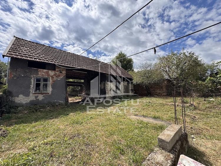 Casă cu 3 camere cu Teren 841 Mp în Răcăștia