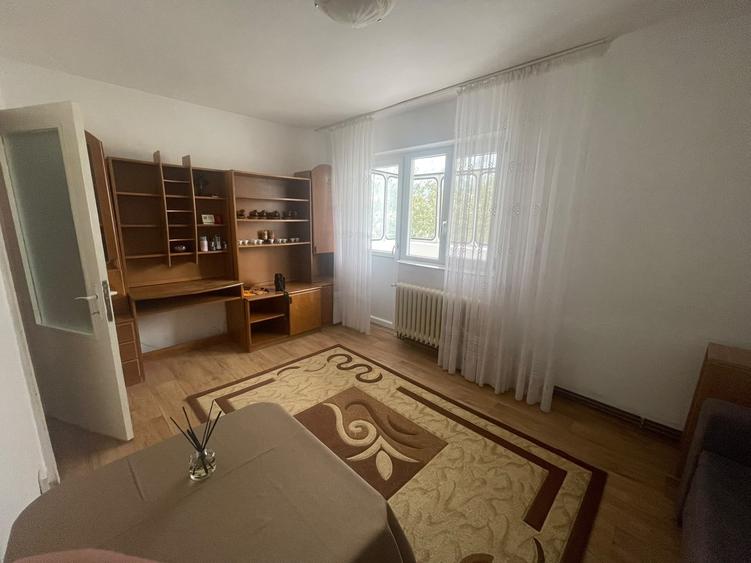 Apartament cu 2 camere decomandat în Mircea cel Bătrân
