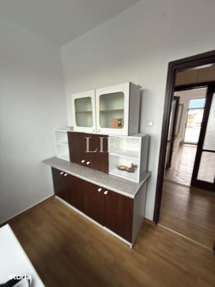 Apartament cu 2 camere decomandat în Tractorul
