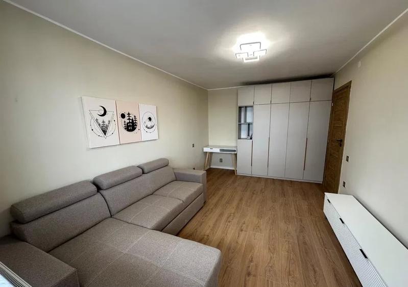 Apartament cu 2 camere decomandat, mobilat în Central