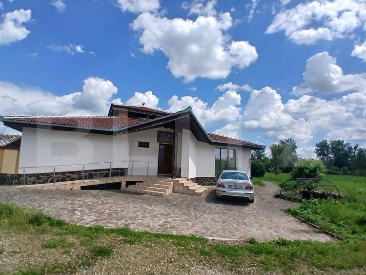 Casă individuală cu 6 camere cu Canalizare în Tinca