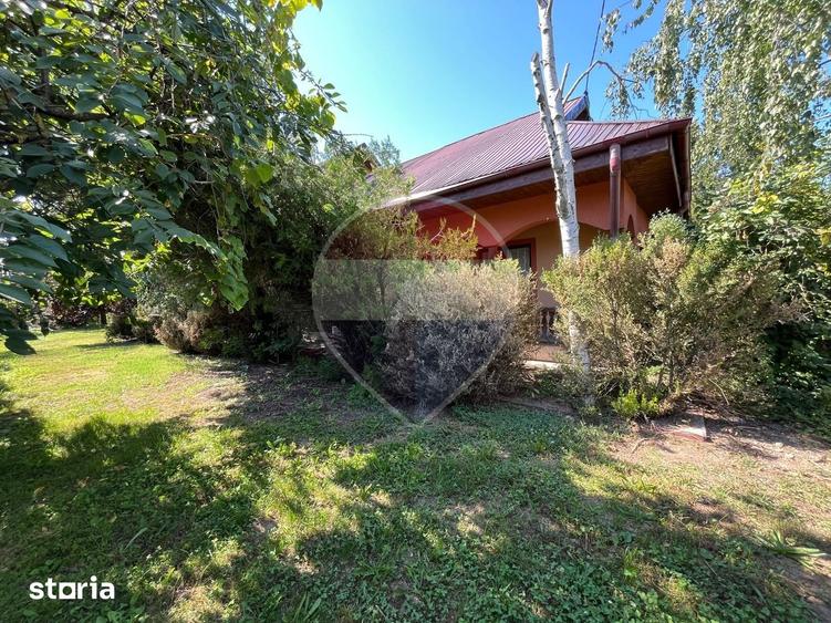 Casă cu 6 camere cu Teren 2800 Mp în Butimanu