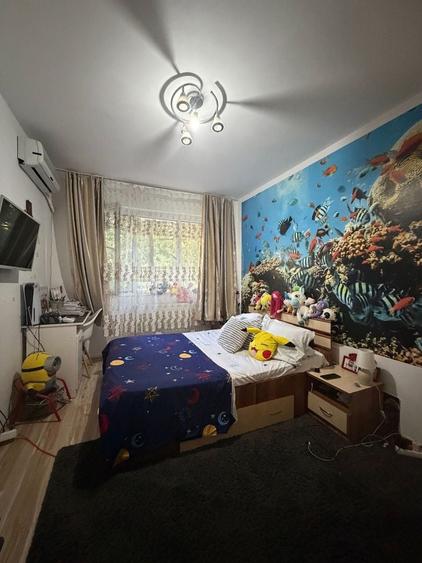 Apartament cu 3 camere semidecomandat, mobilat în Dristor