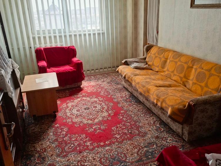 Apartament cu 4 camere decomandat în Drumul Taberei