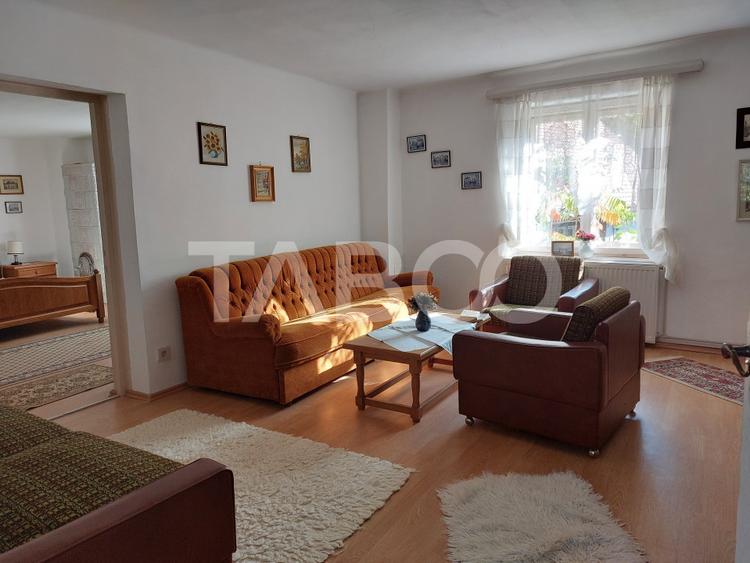 Casă individuală cu 6 camere cu Canalizare în Cisnădioara