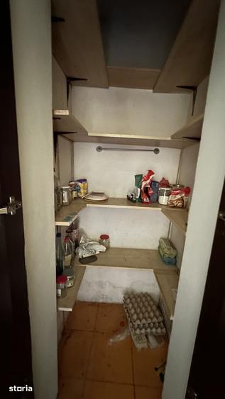 Apartament cu 4 camere semidecomandat în Colentina