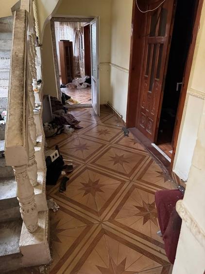 Casă cu 6 camere cu Teren 680 Mp în Domnești