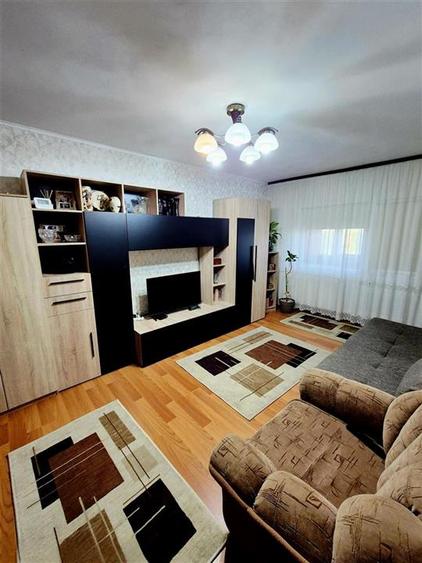 Apartament cu 3 camere decomandat în Lunca Cetățuii