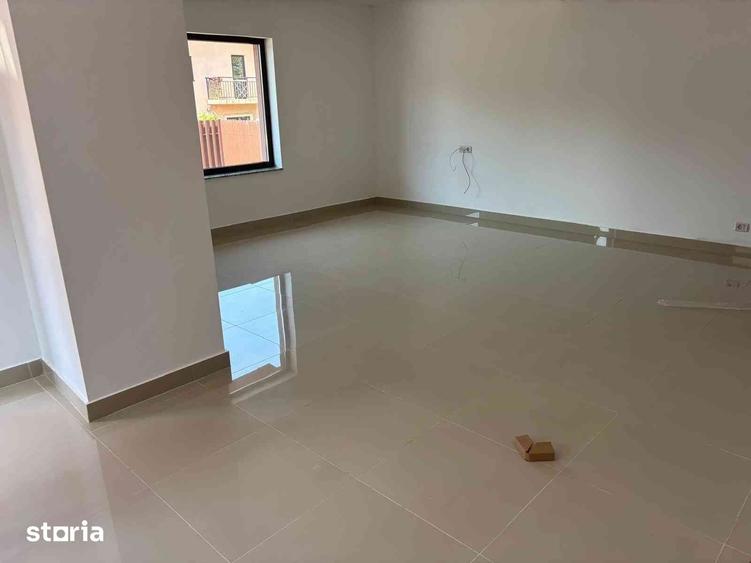 Casă cu 4 camere cu Teren 470 Mp în Șerbănești