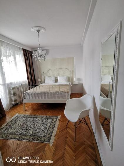 Apartament cu 3 camere decomandat în Gara de Nord