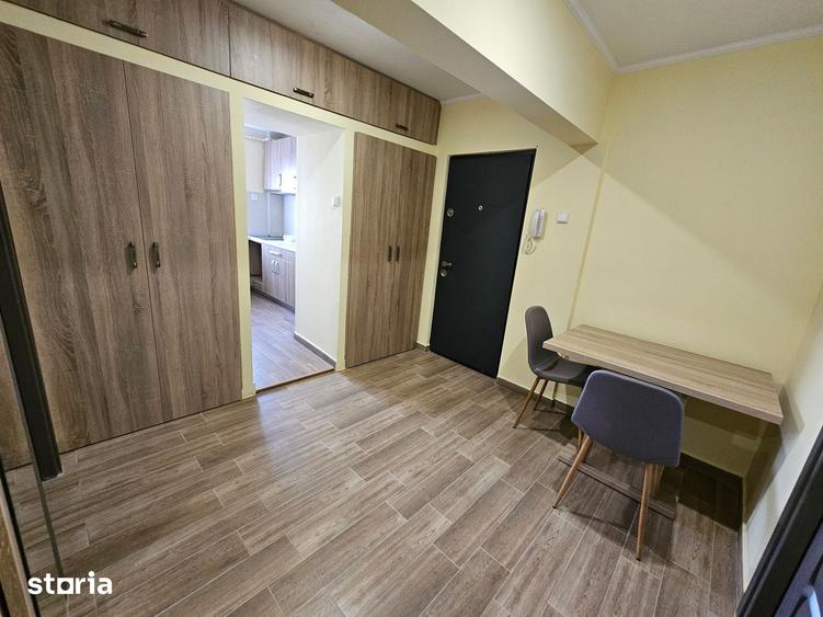 Apartament cu 3 camere în Micro 16