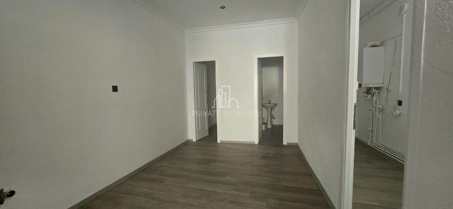 Spațiu comercial, de 72.650001525879 mp, în Central