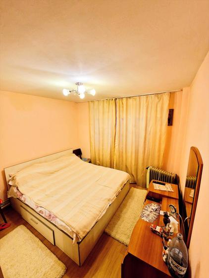 Casă cu 2 camere semidecomandat în Est