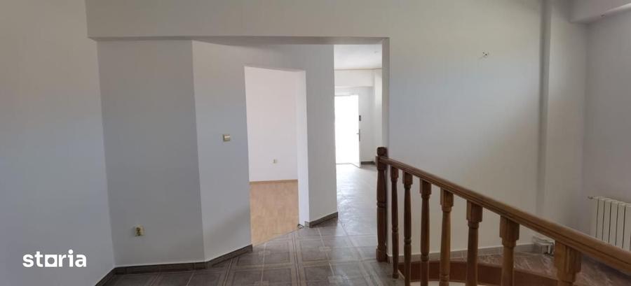 Casă cu 4 camere cu Teren 1438 Mp în Chiscani